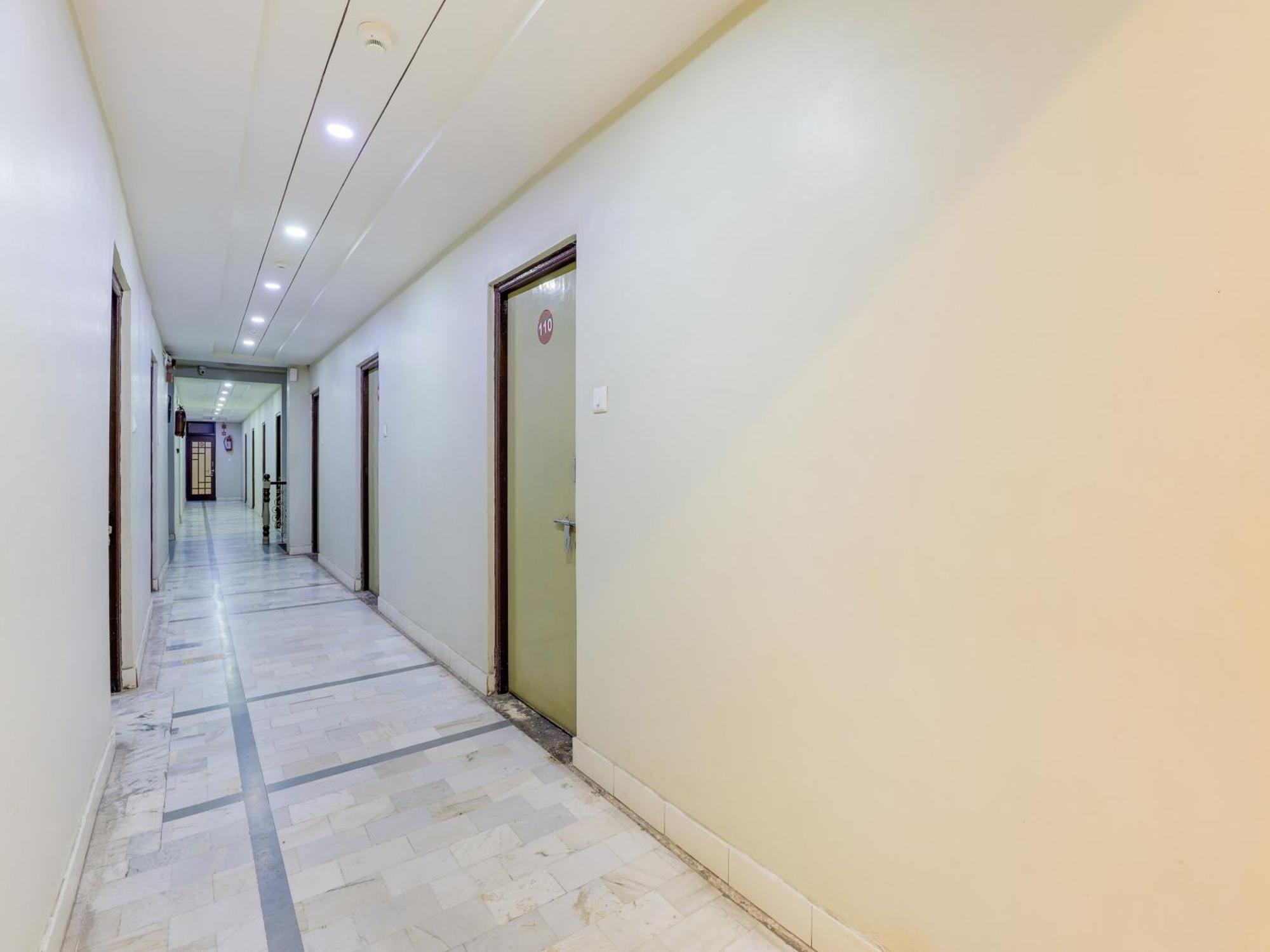 Hotel O Asopalav Naroda Luaran gambar